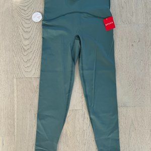 NWT Spanx active 7/8 leggings